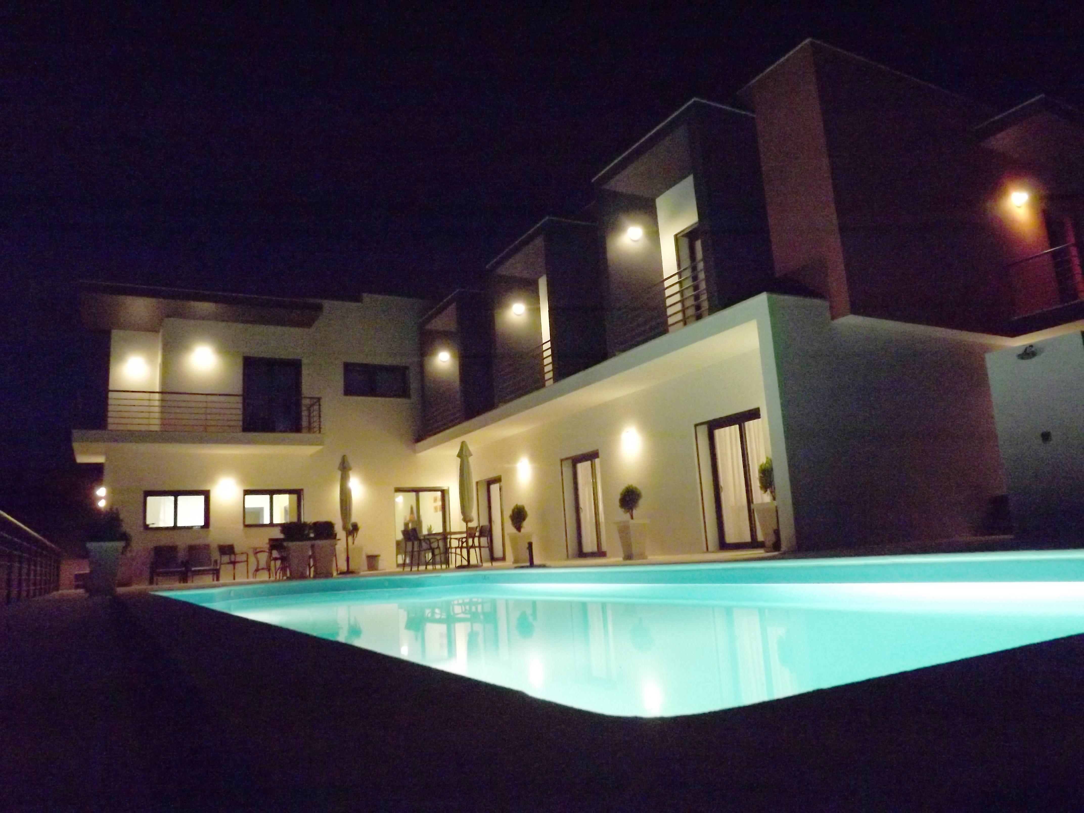 Casa Ceedina Bed And Breakfast & Beauty Batalha Exterior foto
