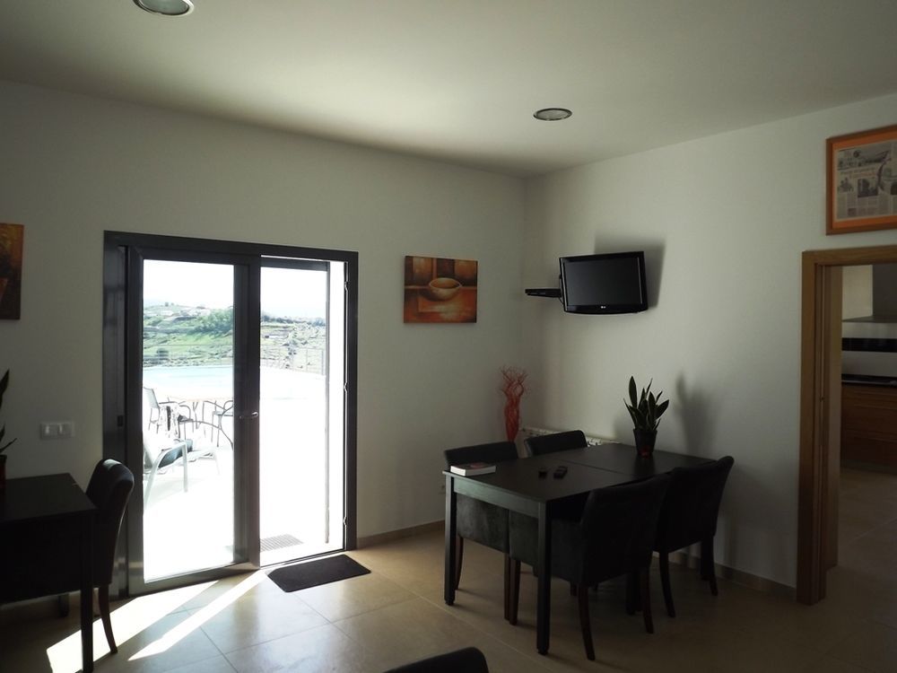 Casa Ceedina Bed And Breakfast & Beauty Batalha Exterior foto