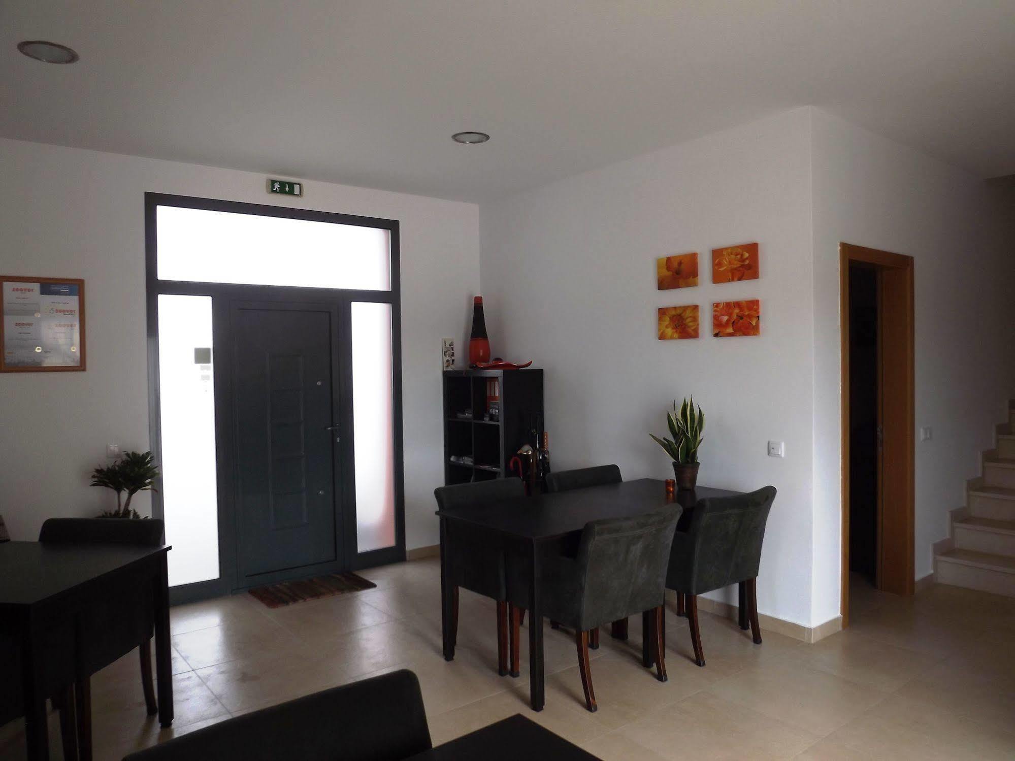 Casa Ceedina Bed And Breakfast & Beauty Batalha Exterior foto