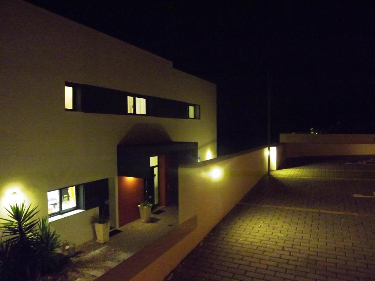 Casa Ceedina Bed And Breakfast & Beauty Batalha Exterior foto