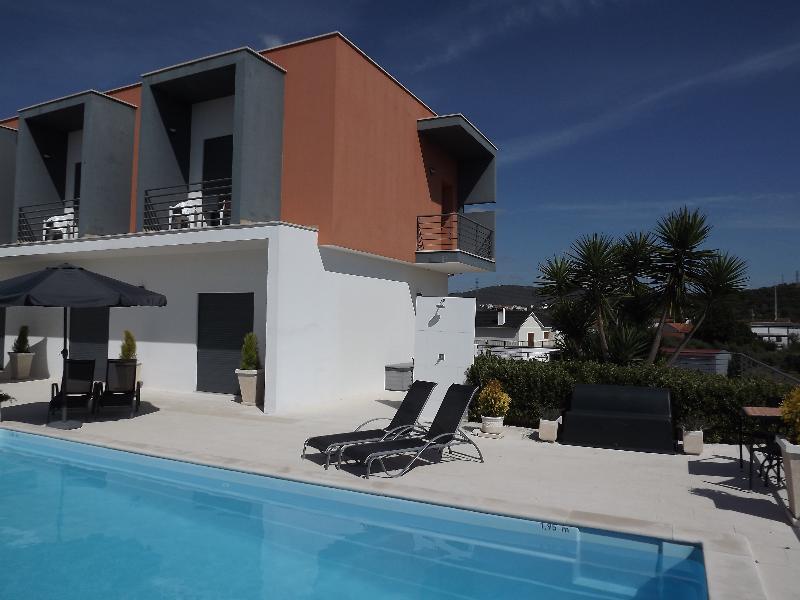 Casa Ceedina Bed And Breakfast & Beauty Batalha Exterior foto